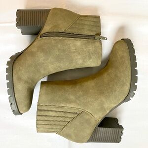 Kelly & Katie Olive Green Ankle Boots with Heels | Women’s size 6